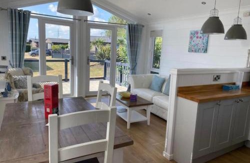 Westmarsh Cabine | Foxhunter Park Luxury Lodge