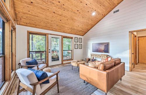 Rogers Maison | Foxtail Cabin Retreat Steps to Beaver Lake!