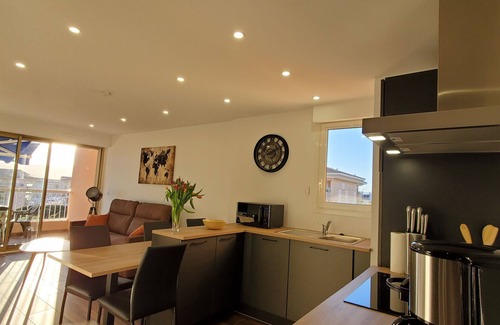 Frejus Plage Appartement | Fréjus-Plage, Vue mer, T2, 38m2, 4 personnes, refait à neuf, clim, magnifique