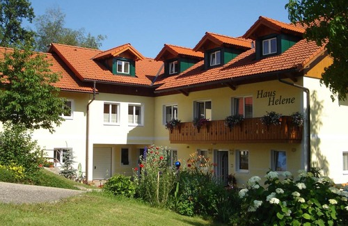Schoerfling am Attersee Maison | Frühstückpension Haus Helene