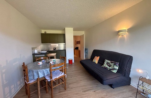 Autrans-Meaudre-en-Vercors Appartement | Studio rénové à Autrans, 4 pers, balcon, parking privé, proche centre et pistes ski