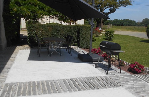 Beaupreau-en-Mauges Cottage | Gîte de charme avec terrasse, près de Nantes, campagne des Mauges, idéal pour familles et pêcheurs