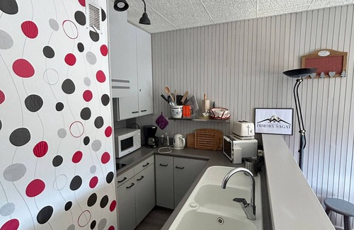 Besse-et-Saint-Anastaise Appartement | Appartement rénové cosy au centre de Super Besse