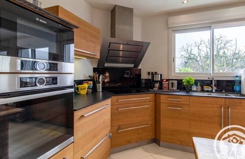 Saint-Georges-des-Gardes Cottage | Charmante Maison avec Jardin, Proche Puy du Fou et Cholet, Wifi, Tout Confort
