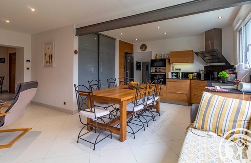 Saint-Georges-des-Gardes Cottage | Charmante Maison avec Jardin, Proche Puy du Fou et Cholet, Wifi, Tout Confort