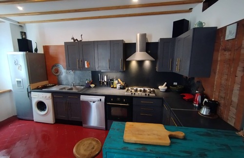 Durfort-et-Saint-Martin-de-Sossenac Appartement | Charming apartment in the heart of the medieval village
