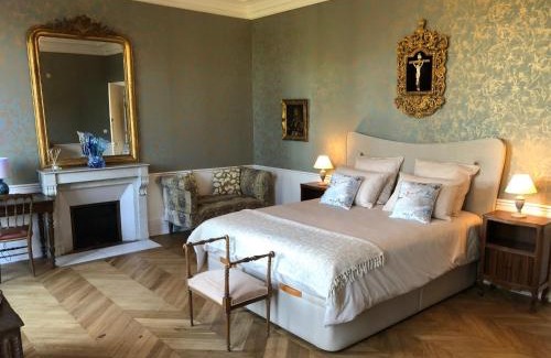 Javerlhac-et-la-Chapelle-St-Robert Lit Et Petit-Déjeuner | château de Puymoger
