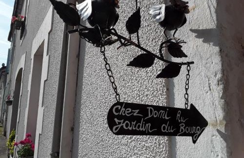 Javerlhac-et-la-Chapelle-St-Robert Lit Et Petit-Déjeuner | Chez Domi Jardin du bourg