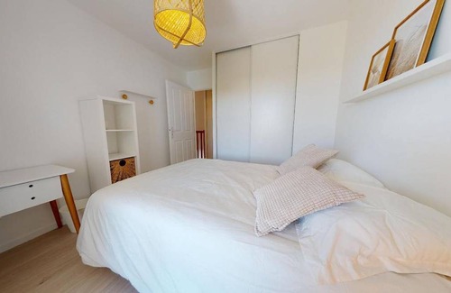 Jean Moulin - Marius Berliet Station Balnéaire | 90 m² Chambre privée ∙ 1 chambre ∙ 1 personne