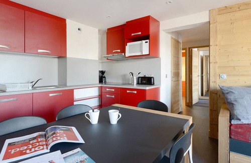 Bellentre Appartement | Appartement rénové avec balcon · Proche pistes et commerces · Accès spa, sauna, et fitness