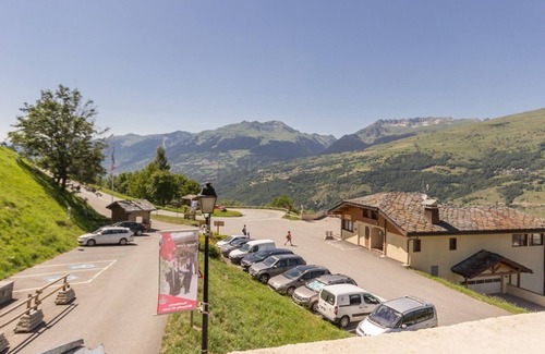 Montchavin Appartement | Studio chaleureux au centre, proche des pistes avec balcon