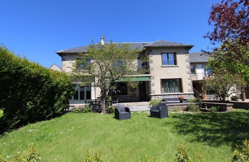 Neuveglise-sur-Truyere Cottage | Gite Neuvéglise-sur-Truyère-Sériers, 5 bedrooms, 10 persons