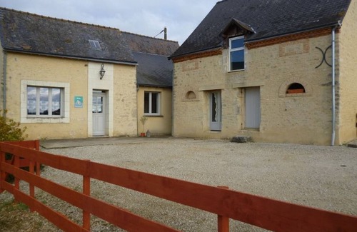 Saint-Christophe-en-Champagne Cottage | Gîte 8 pers. avec jardin et terrasses, 4 chambres, proche Le Mans et Sablé, idéal pour familles