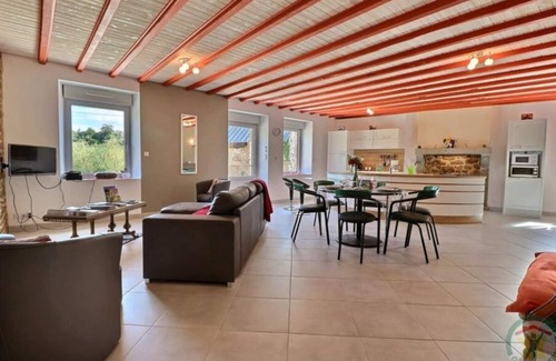 Saint-Georges-de-Reintembault Maison | Gîte en campagne La Vieille Mazure