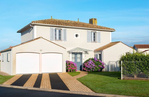L'Aiguillon-sur-Vie Maison | Le Domaine de Fontenelles by Interhome