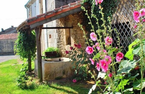 Saint-Hilaire-de-Villefranche Maison | Grand Gîte XVIIIème 10 personnes à 45 km des plages