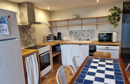 Saint-Martin-Lars-en-Sainte-Hermine Maison | Quiet, well-located house with indoor swimming pool. Ideal for families with pets!