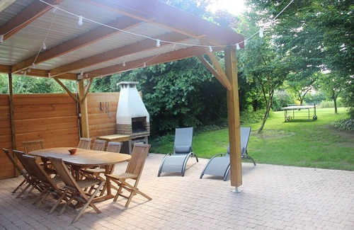 Saint-Martin-Lars-en-Sainte-Hermine Maison | Quiet, well-located house with indoor swimming pool. Ideal for families with pets!