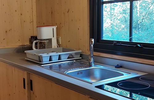 Saint-Pierre-des-Echaubrognes Cabine | Cabane Cap Town dans la forêt