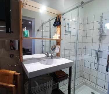 Saint-Remy-en-Bouzemont-Saint-Genest-et-Isson Maison | Petite maison atypique