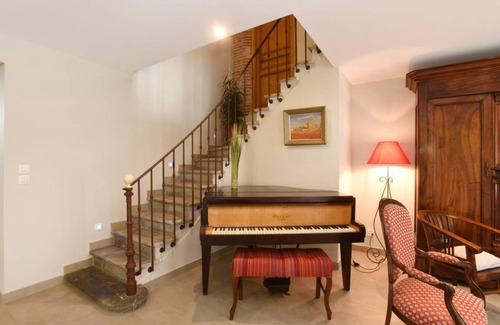 Sainte-Colombe-de-la-Commanderie Maison | 230 m² Gîte ∙ 3 chambres ∙ 6 personnes