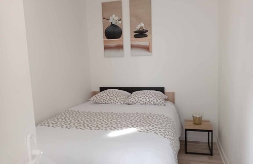 Villedieu-les-Poeles Appartement | Appartement privatisé avec cour