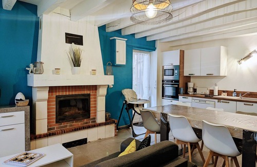 Faverolles Maison | Gîtes de charme avec jacuzzi, piscine chauffée, et activités familiales près du Zoo de Beauval et des Châteaux