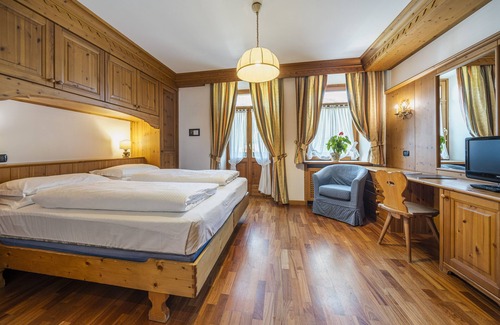 Cortina d'Ampezzo Historic Centre Hôtel | Franceschi Park Hotel