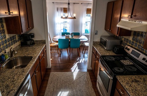 Franconia Appartement | Franconia Fab: 2BR 1BA Ski Retreat nr Cannon Mtn-Kid & Fido Friendly!