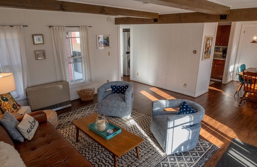 Franconia Appartement | Franconia Fab: 2BR 1BA Ski Retreat nr Cannon Mtn-Kid & Fido Friendly!