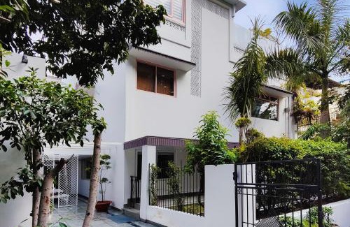 Defence Colony Appartement | Frangipani Suite