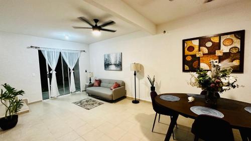 Cancun Maison | Franks House "Shared House" with Pool