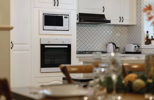 Daylesford Maison | Frazer Place Summary: