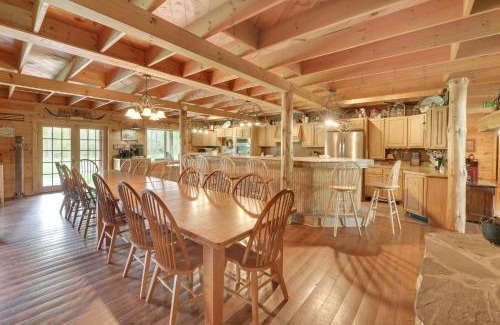 Fraziers Bottom Maison | Fraziers Bottom Cabin on 800 Acres of Land with Lake