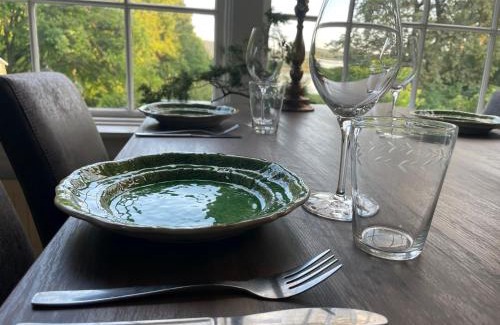Axvall Maison | Fredriksons Vilt, Vin & Pensionat