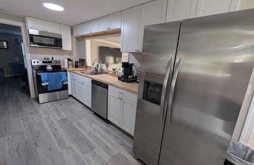 Satsuma Maison | SATSUMA TIKI and Charming Waterfront Home WiFi, AC, Fur Babies always welcome.