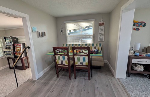 Satsuma Maison | SATSUMA TIKI and Charming Waterfront Home WiFi, AC, Fur Babies always welcome.