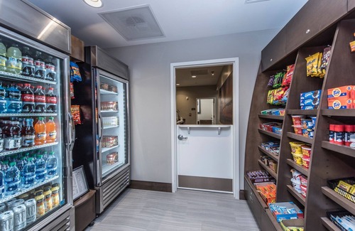 Charleston Copropriété | Wi-Fi gratuit + petit-déjeuner buffet gratuit + piscine extérieure | Suite accessible aux malentendants