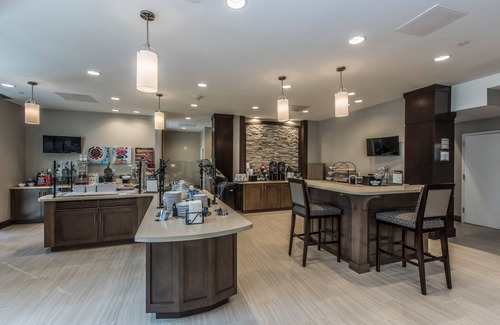 Charleston Copropriété | Petit-déjeuner buffet gratuit + piscine extérieure + Wi-Fi gratuit | Super emplacement + vue sur le pont et le port!