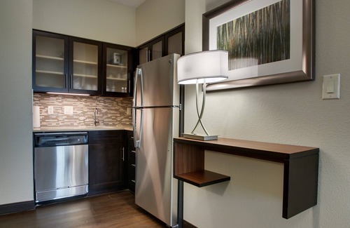 The Colony Appartement | Piscine extérieure + Wi-Fi gratuit, petit-déjeuner gratuit | Suite accessible aux malentendants