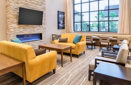 Hillsboro Appartement | Free Breakfast. Pool. Gym. Quick Drive to Rock Creek Country Club!