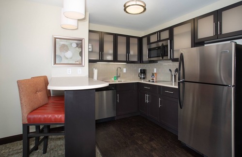 Littleton Appartement | Studio Queen accessible aux personnes malentendantes | Accès à la piscine + petit-déjeuner quotidien gratuit inclus