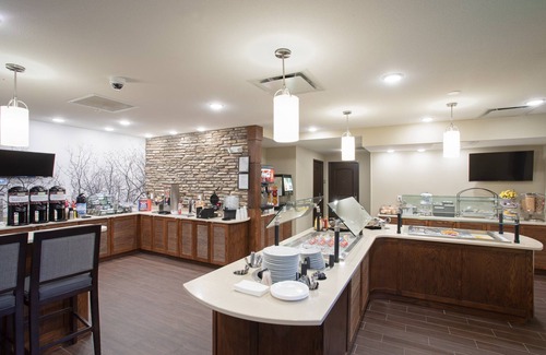 Littleton Appartement | Studio Queen accessible aux personnes malentendantes | Accès à la piscine + petit-déjeuner quotidien gratuit inclus