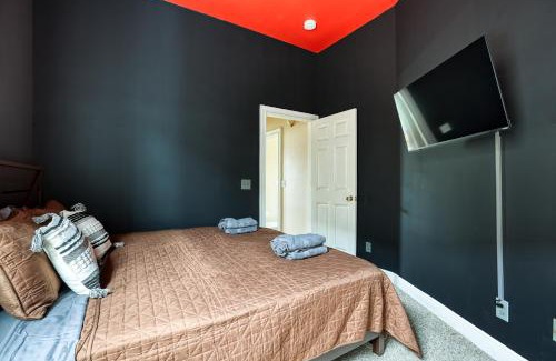 Metropolitan Maison | Free Early Check-In or Late Check-Out - 5 mins to DT & Forsyth - Mini Gym