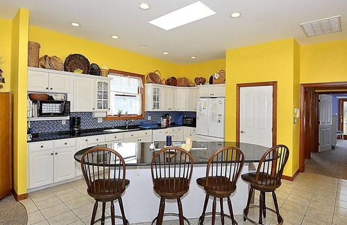 Bethany Beach Maison | ACTIVITÉS GRATUITES INCLUS !! OCEANFRONT Magnifique avec 6 chambres + salon, 6 maison de bain Une vue magnifique sur l'océan. Chargé de nombreux extras, y compris ascenseur.