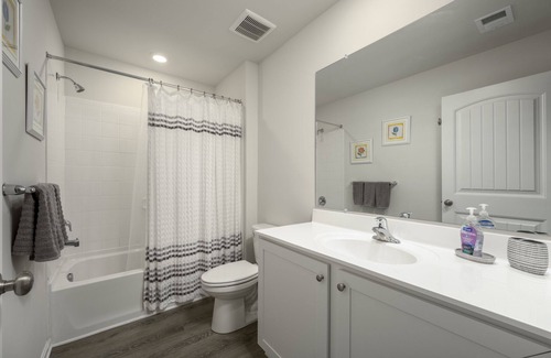 Millville Maison | Free Linens & Cleaning - Saltwater Manor