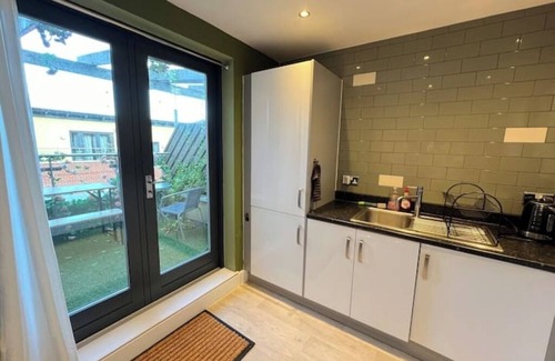 The Westside Maison | Free parking 2 beds 2 toilets house in city centre