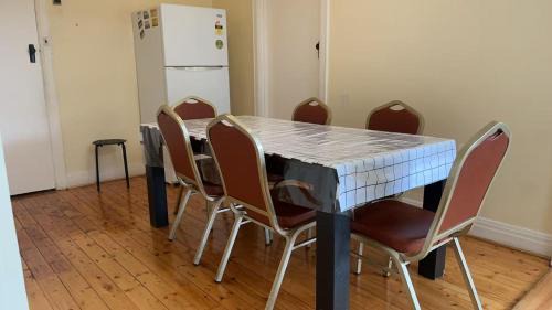 Camberwell Maison | Free Parking 5min Walk to Asian Supermarket Family Room Deakin Uni Quiet Camberwell