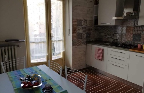 Historic Centre Maison | Hébergement pour les familles et les groupes, près de la via Garibaldi et de la gare P. Susa