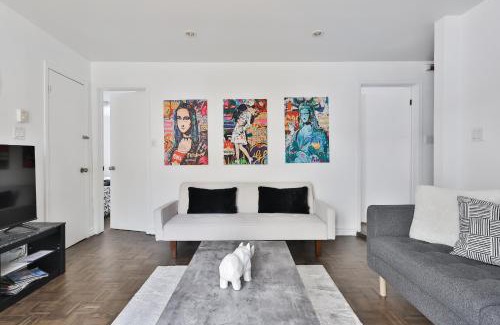 Ville-Marie Appartement | FREE PARKING - Full APARTMENT - 5 min walk to METRO - CENTRAL LOCATION